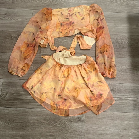 SHEIN X KAREN BARRERA VCAY Lantern Sleeve Knot Cutout Waist Chiffon Romper.XS. - Picture 5 of 7